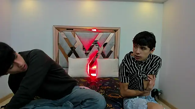 hoot booys  online show from November 24, 7:57 pm