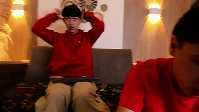 hoot booys  online show from January 6, 9:07 pm