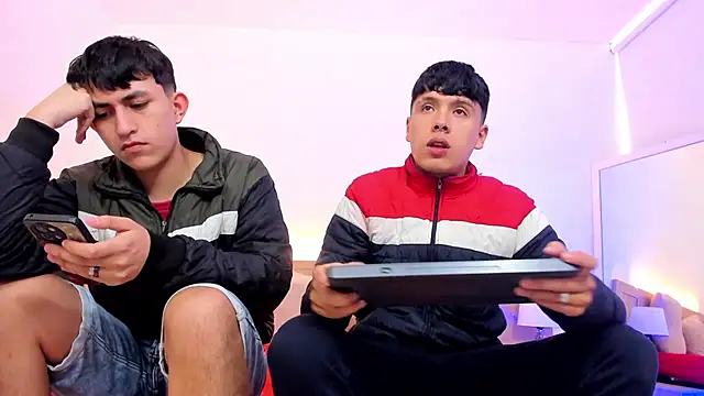 hoot booys  online show from February 17, 8:04 pm