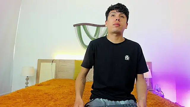 hoot booys  online show from April 4, 9:23 pm