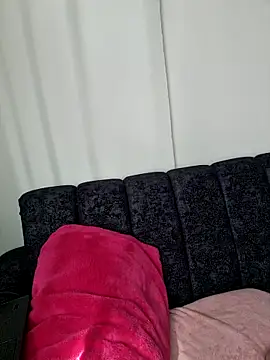 bambiluly online show from December 18, 7:53 pm