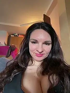 kinkysarahx online show from April 12, 11:15 am