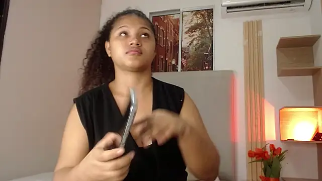 miel alisha online show from February 1, 12:15 pm