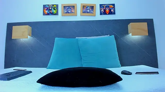 iamdoll online show from March 12, 8:26 pm