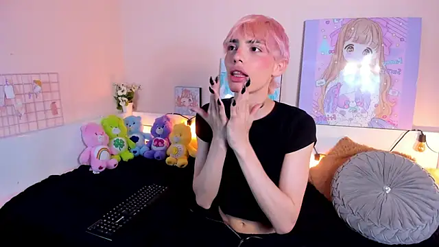 Strawberry Kitty  online show from October 20, 4:02 am