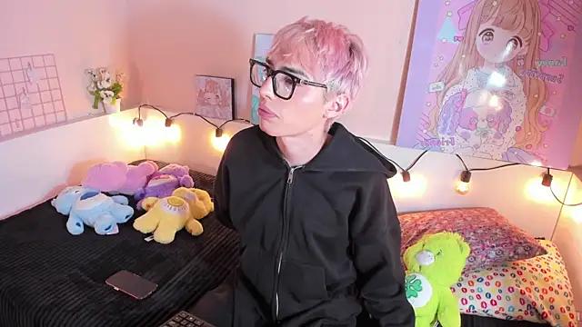 Strawberry Kitty  online show from November 17, 3:56 am