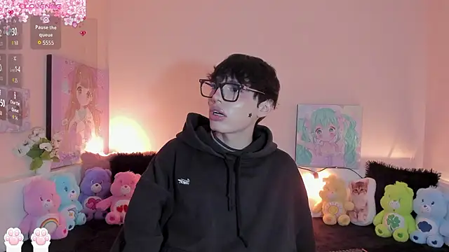 Strawberry Kitty  online show from March 1, 2:02 am