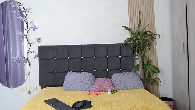 sharon ivanna12 online show from November 5, 7:14 pm