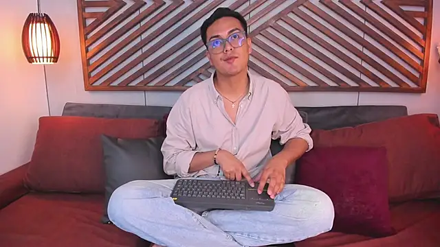 JohnBelRose online show from December 17, 7:53 pm