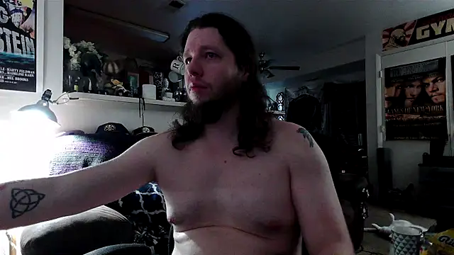 biggerisbetter12 online show from November 19, 10:10 pm