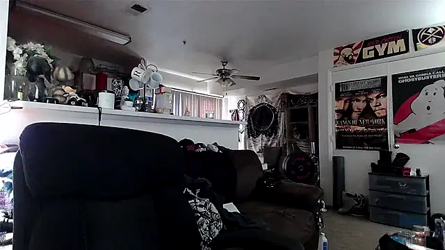 biggerisbetter12 online show from January 18, 8:56 pm