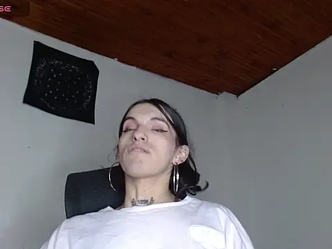 Snapshot of Scarlett_crastrawberry chatting on April 23, 2:02 am Scarlett crastrawberry online show from April 23, 2:02 am