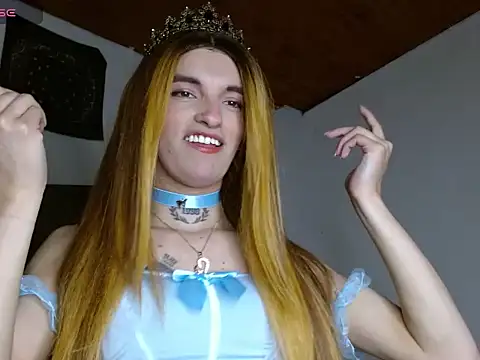 Snapshot of Scarlett_crastrawberry chatting on May 19, 10:32 am Scarlett crastrawberry online show from May 19, 10:32 am