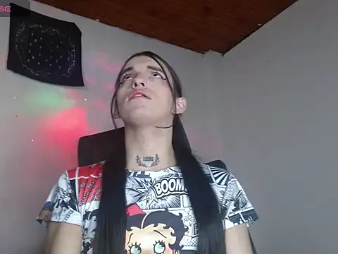 Snapshot of Scarlett_crastrawberry chatting on June 2, 2:13 am Scarlett crastrawberry online show from June 2, 2:13 am