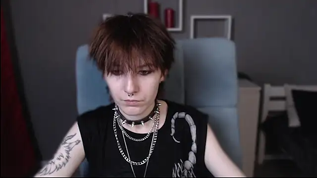 guitarandangell online show from November 11, 5:40 am