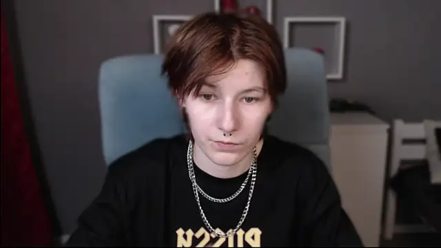 guitarandangell online show from November 15, 6:44 am