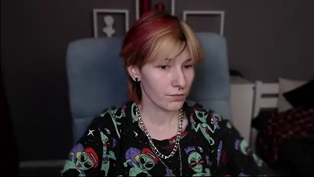 guitarandangell online show from April 9, 6:19 am