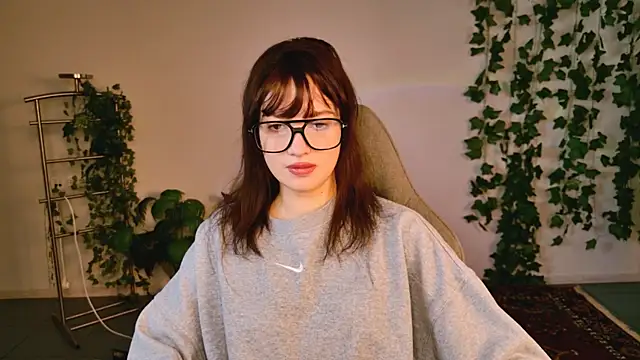 KiraVair online show from April 4, 7:06 am