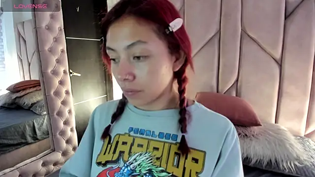 melanie roux   online show from November 17, 12:33 pm