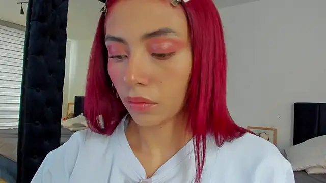 melanie roux   online show from April 14, 12:55 pm