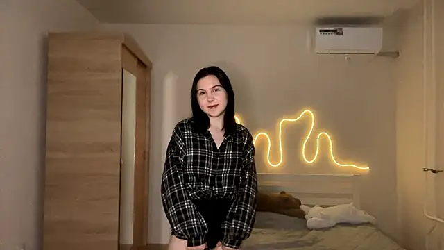 MyraLitterers online show from March 19, 4:33 pm