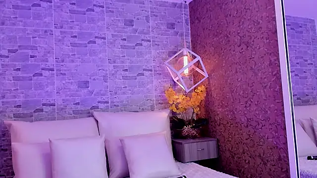 Catalina-Thompson online show from October 27, 12:09 pm