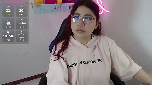 littlee red online show from December 3, 9:13 pm