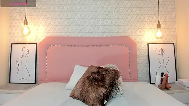 TAYLORMEYER1 online show from November 7, 3:28 am