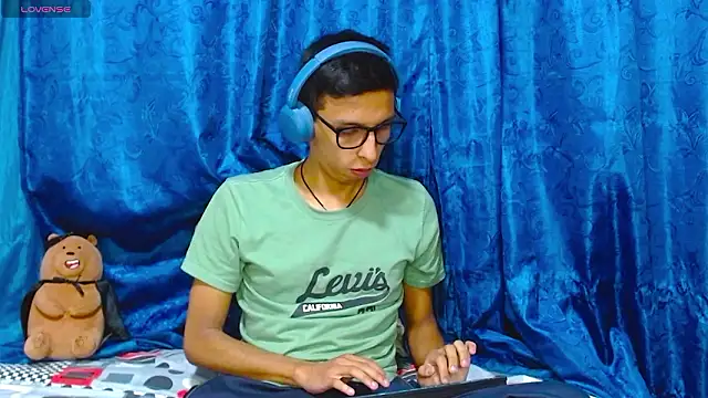 DavTwink3100 online show from March 4, 1:33 am