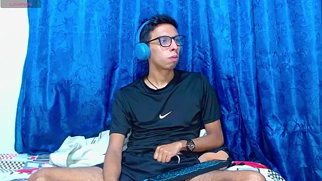 DavTwink3100 online show from March 21, 1:43 am