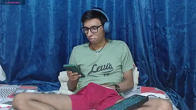 DavTwink3100 online show from April 4, 1:48 am