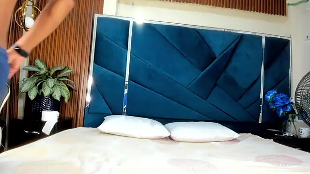 Emiliano Reyes online show from November 1, 2:13 am