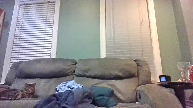 Snapshot of burby79 chatting on April 4, 5:27 am burby79 online show from April 4, 5:27 am