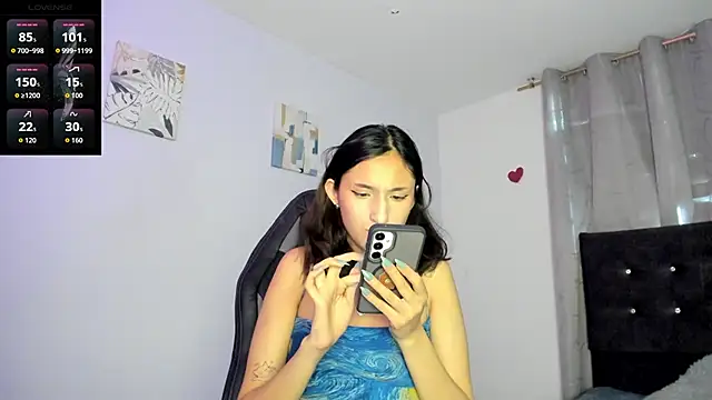 Snapshot of princess_foxxy chatting on February 18, 9:33 pm princess foxxy online show from February 18, 9:33 pm