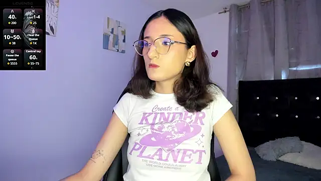 Snapshot of princess_foxxy chatting on February 21, 8:10 pm princess foxxy online show from February 21, 8:10 pm