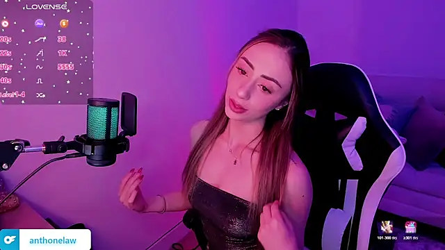 Snapshot of Anthonelaa_444 chatting on November 9, 2:32 am Anthonelaa 444 online show from November 9, 2:32 am