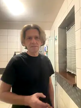 kon77777 online show from October 20, 7:03 pm