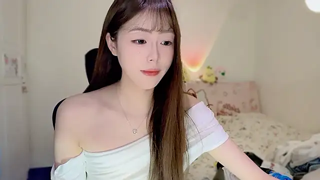 Onecutelittle online show from November 25, 1:05 am