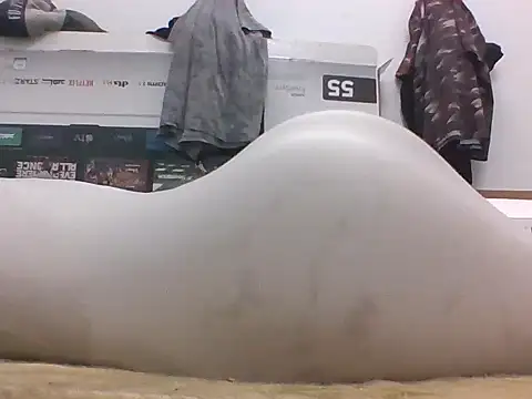 Snapshot of BlueishMove44 chatting on October 28, 7:16 pm BlueishMove44 online show from October 28, 7:16 pm