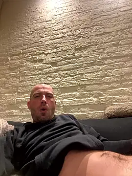 Rotteei1 online show from January 11, 5:45 am