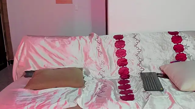 Nikki  uwu online show from February 13, 8:16 pm