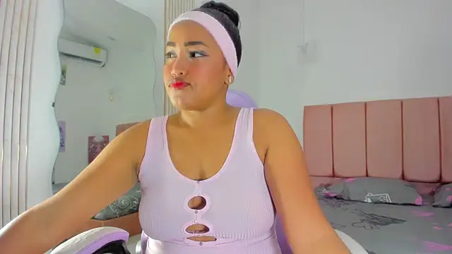 NahomiWalker  online show from January 16, 7:40 pm