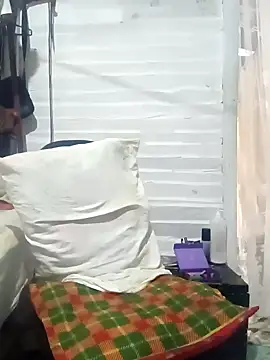 Snapshot of Estebanbigcock23 chatting on February 22, 10:19 pm Estebanbigcock23 online show from February 22, 10:19 pm