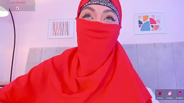 Snapshot of fatiima_ chatting on April 20, 7:04 pm fatiima online show from April 20, 7:04 pm