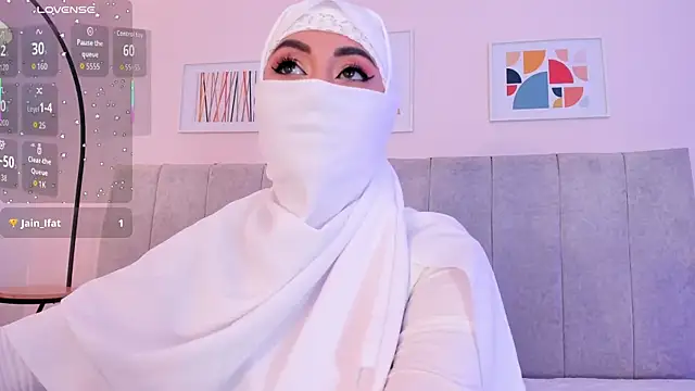 Snapshot of fatiima_ chatting on April 23, 7:38 pm fatiima online show from April 23, 7:38 pm