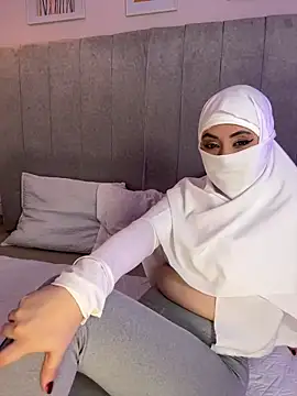 Snapshot of fatiima_ chatting on April 27, 7:23 pm fatiima online show from April 27, 7:23 pm