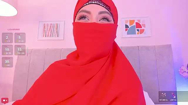 Snapshot of fatiima_ chatting on May 5, 7:11 pm fatiima online show from May 5, 7:11 pm