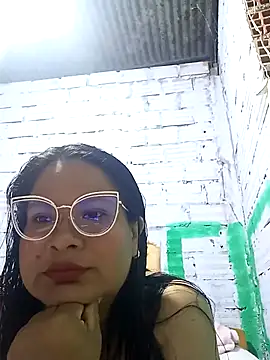 Snapshot of celeste122595 chatting on May 13, 3:04 am celeste122595 online show from May 13, 3:04 am