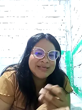 Snapshot of celeste122595 chatting on May 14, 2:46 pm celeste122595 online show from May 14, 2:46 pm
