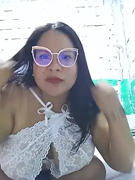 Snapshot of celeste122595 chatting on May 28, 4:10 am celeste122595 online show from May 28, 4:10 am